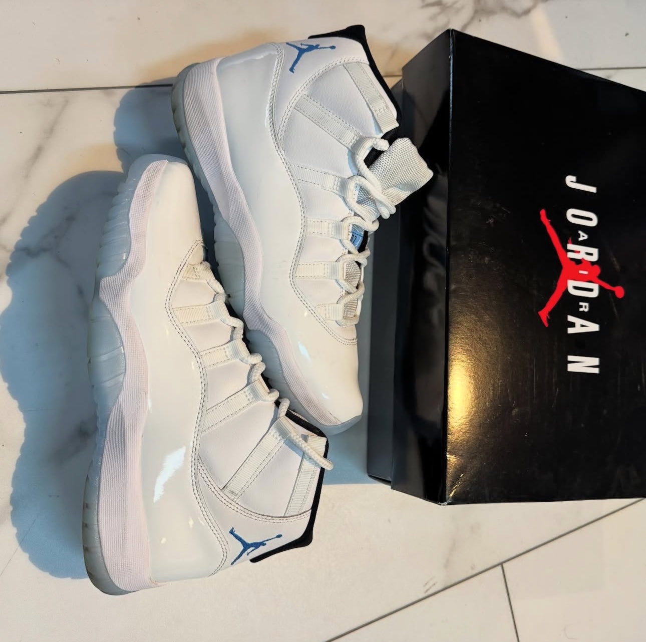 Jordan 11 “legend blue” used W box