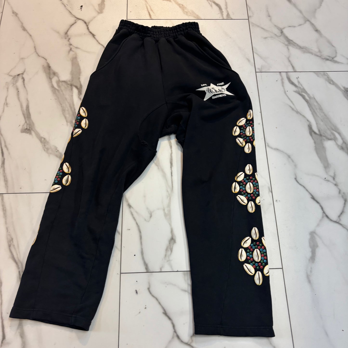 Live free barriers sweatpants