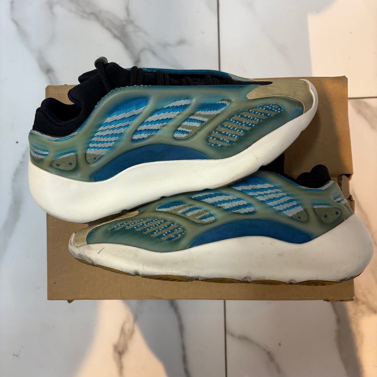 Yeezy Cream Analog w box