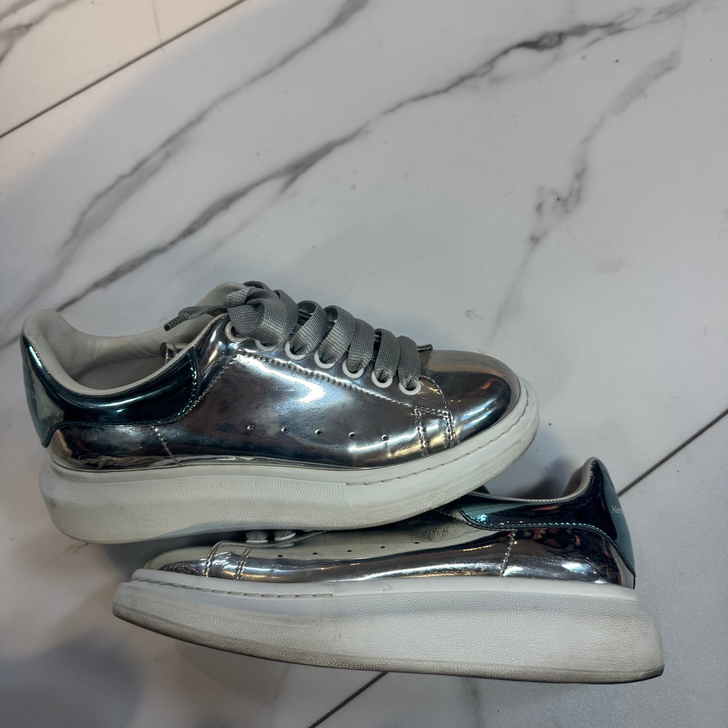 Alexander Mcqueen Metallic no box sz