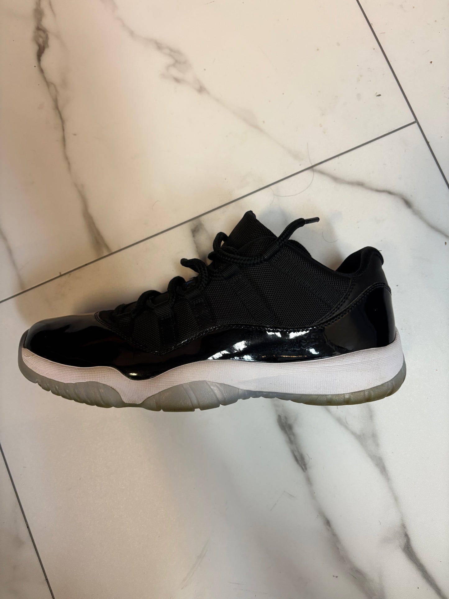 Jordan 11 low space jam used