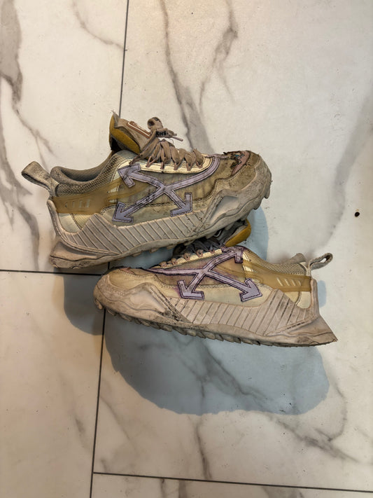 Off white dirty white