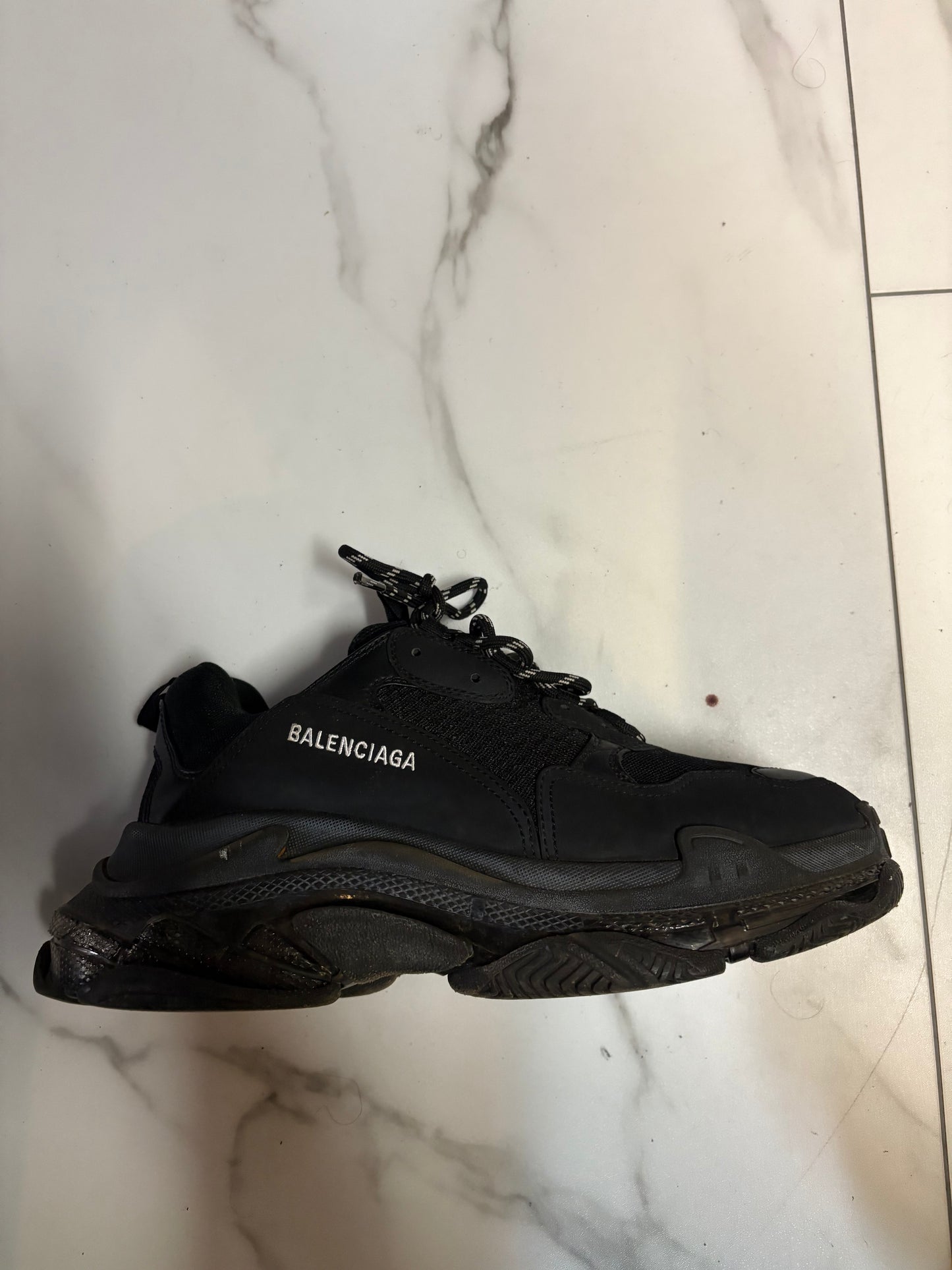 All black Triple s Balenciaga Used no insole