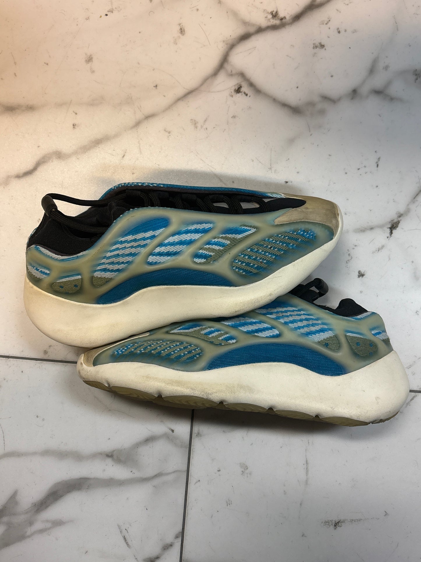 Yeezy baby blue no box