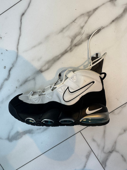 Uptempo black n white