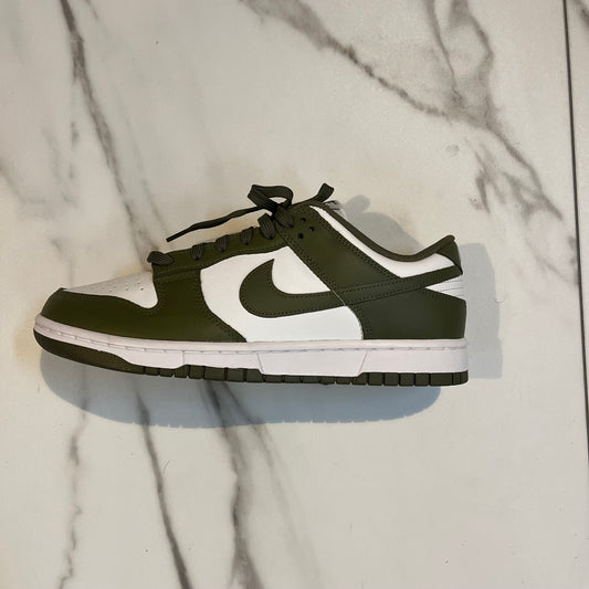 Nike dunk medium olive
