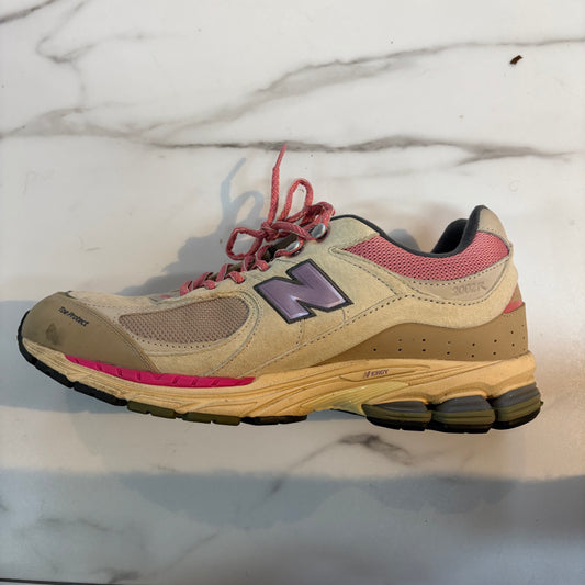 New balance 2002r w box