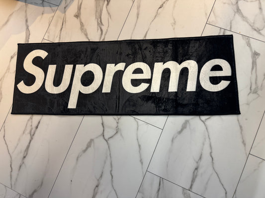 Supreme Box Rug