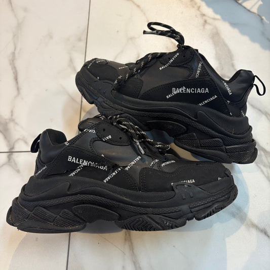 Balenciaga triple S all black