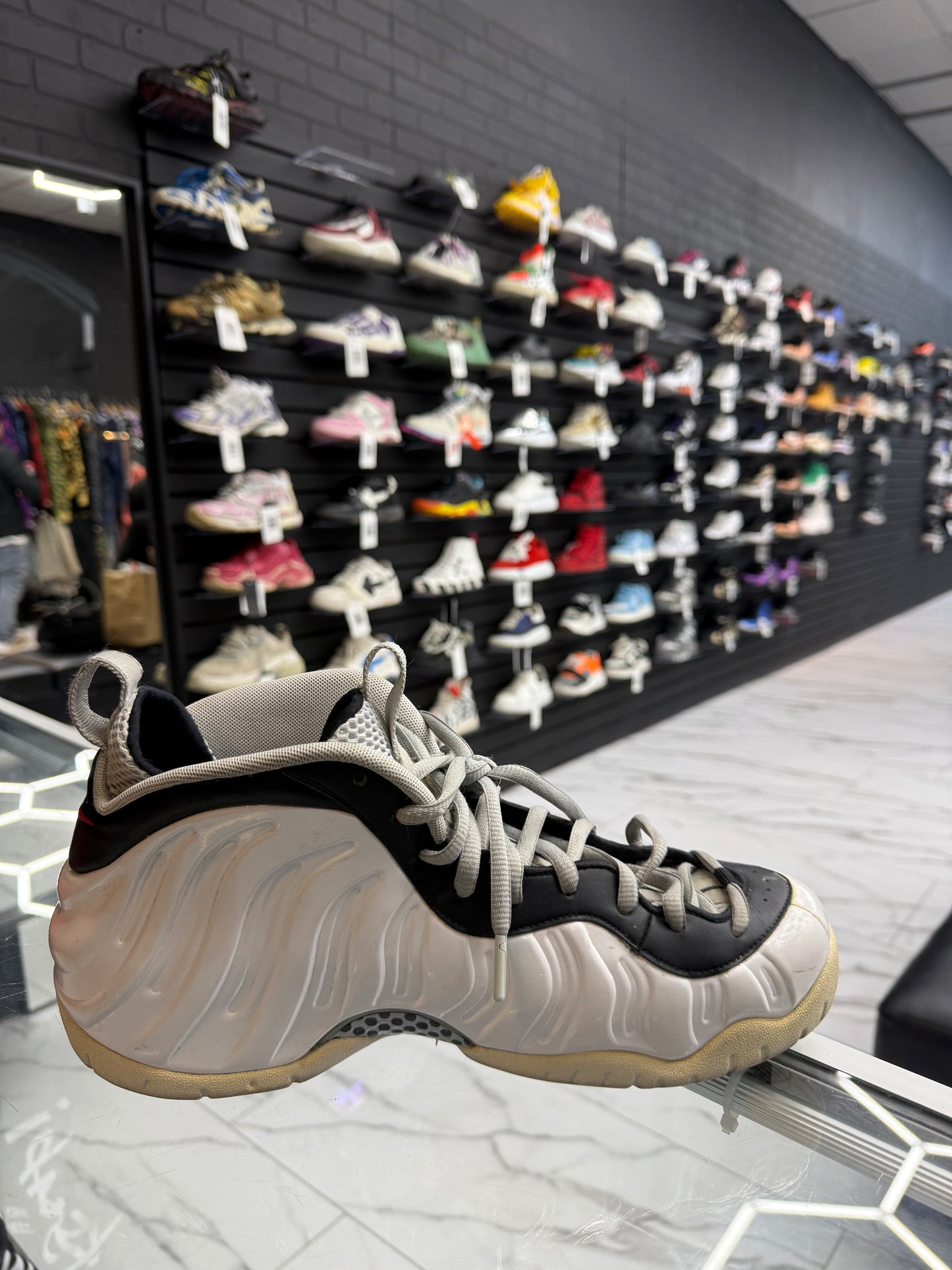 Nike Air Foamposite One "Light Orewood Brown" sneaker USED NO BOX